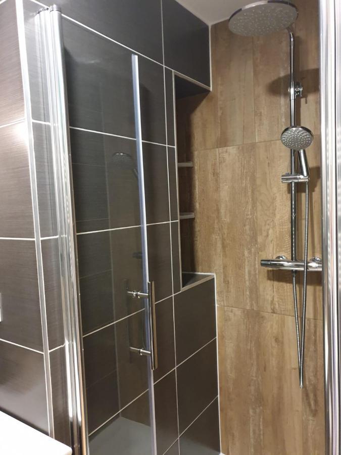 Le 211,Ski Et Randonnee, Lave Linge ,Parking 贝尔内 外观 照片