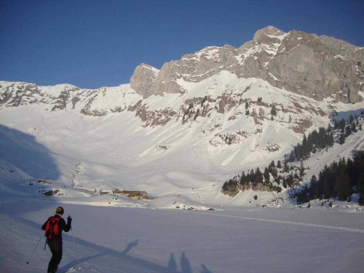 Le 211,Ski Et Randonnee, Lave Linge ,Parking 贝尔内 外观 照片