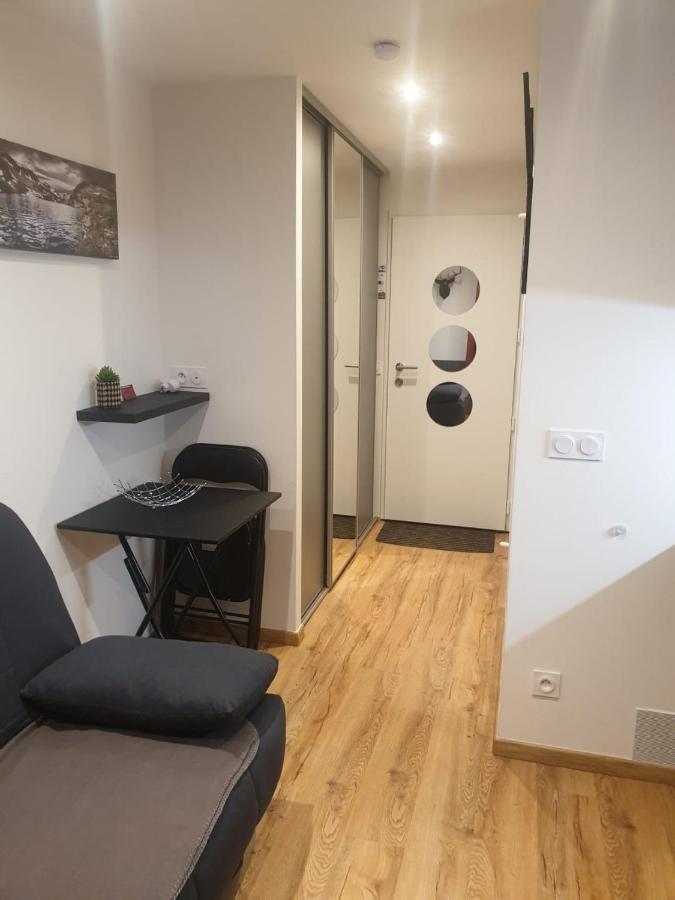 Le 211,Ski Et Randonnee, Lave Linge ,Parking 贝尔内 外观 照片