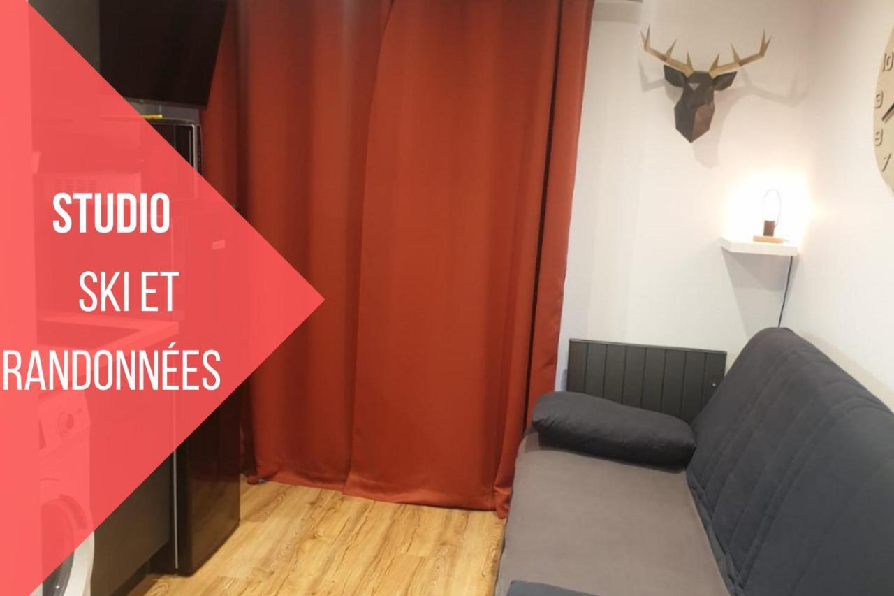 Le 211,Ski Et Randonnee, Lave Linge ,Parking 贝尔内 外观 照片