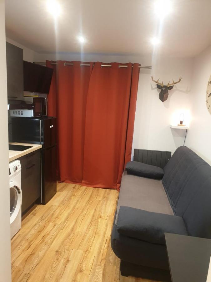 Le 211,Ski Et Randonnee, Lave Linge ,Parking 贝尔内 外观 照片
